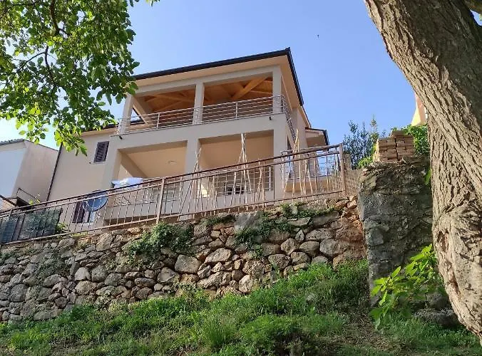 Sila With Bicycle Storage And Free Parking Apartment Rabac