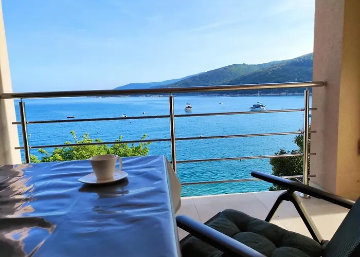 Sila With Bicycle Storage And Free Parking Apartment Rabac