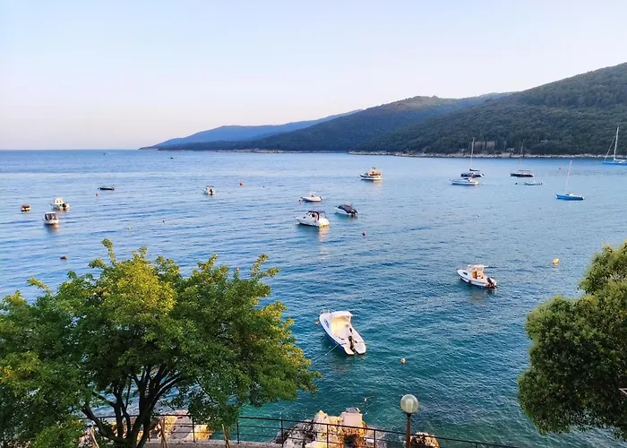 Sila With Bicycle Storage And Free Parking Apartment Rabac